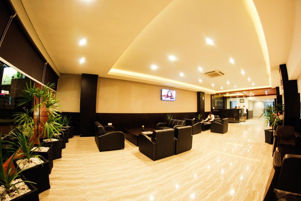 Alpha Hotel Pekanbaru Exterior photo