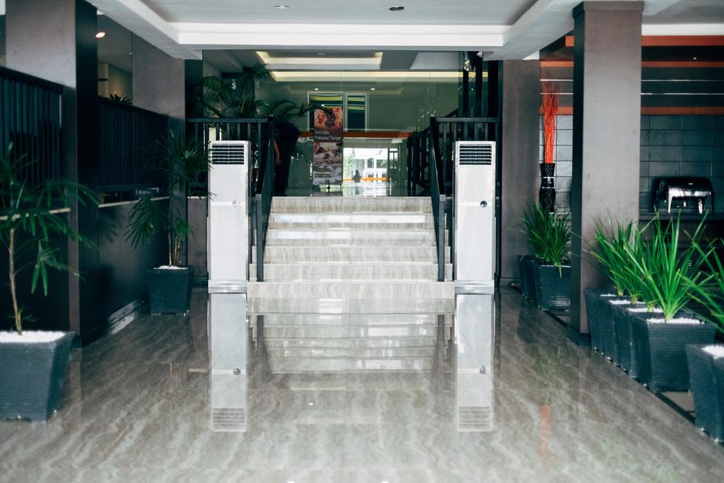 Alpha Hotel Pekanbaru Exterior photo