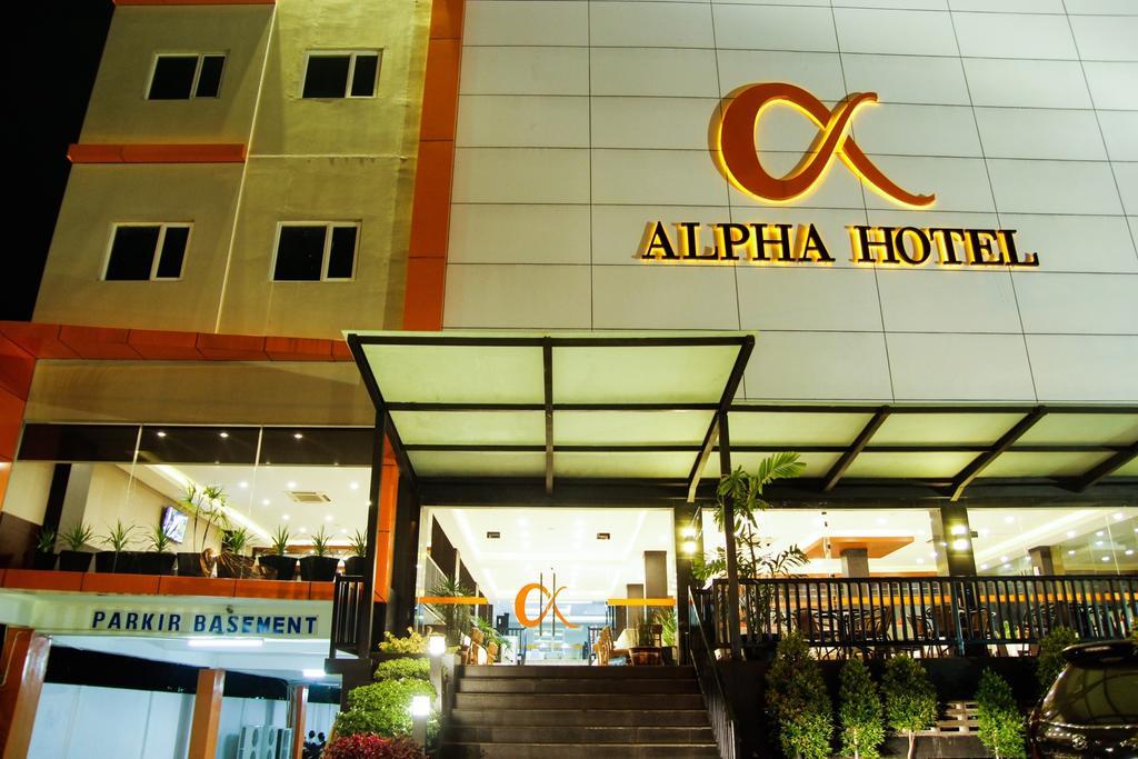 Alpha Hotel Pekanbaru Exterior photo