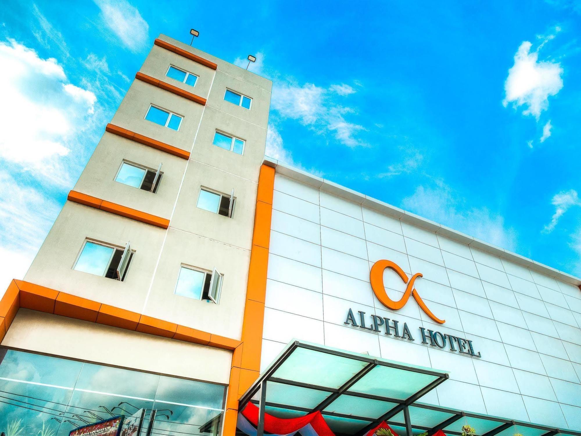Alpha Hotel Pekanbaru Exterior photo