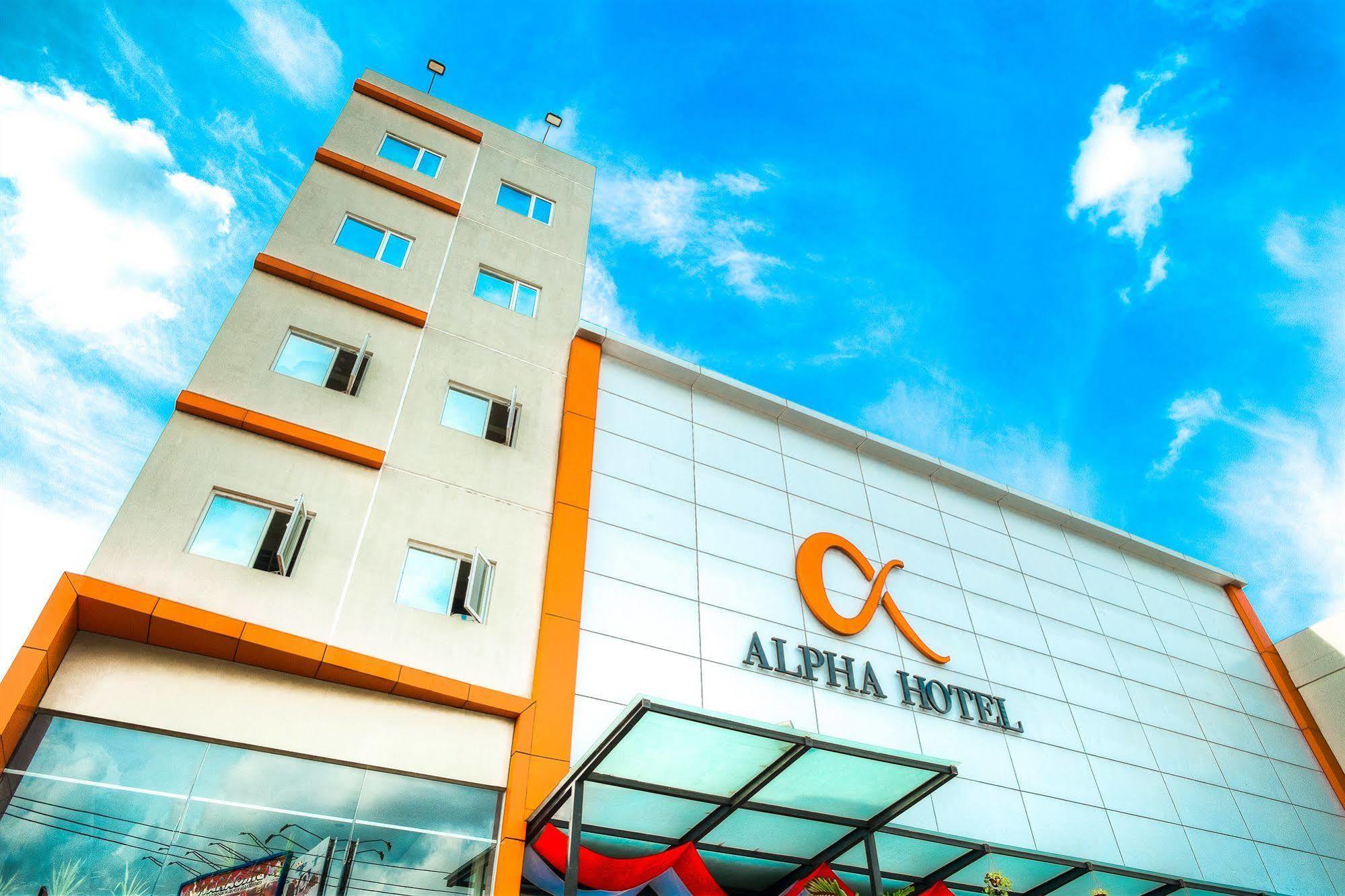 Alpha Hotel Pekanbaru Exterior photo